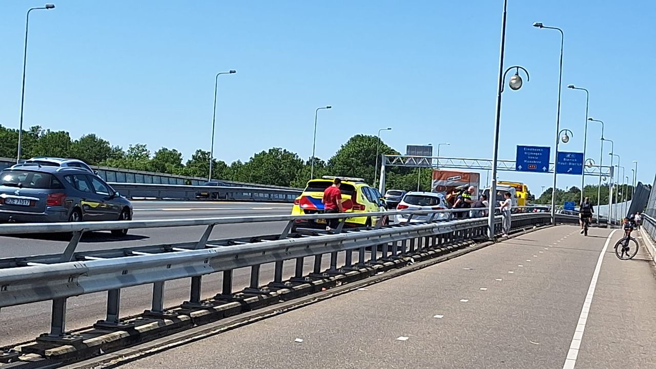 File op de A73 door ongeval bij Venlo