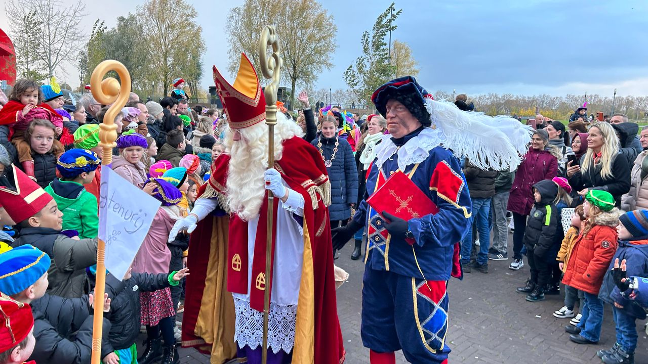 Sinterklaas en pieten aangekomen in Venlo en Blerick