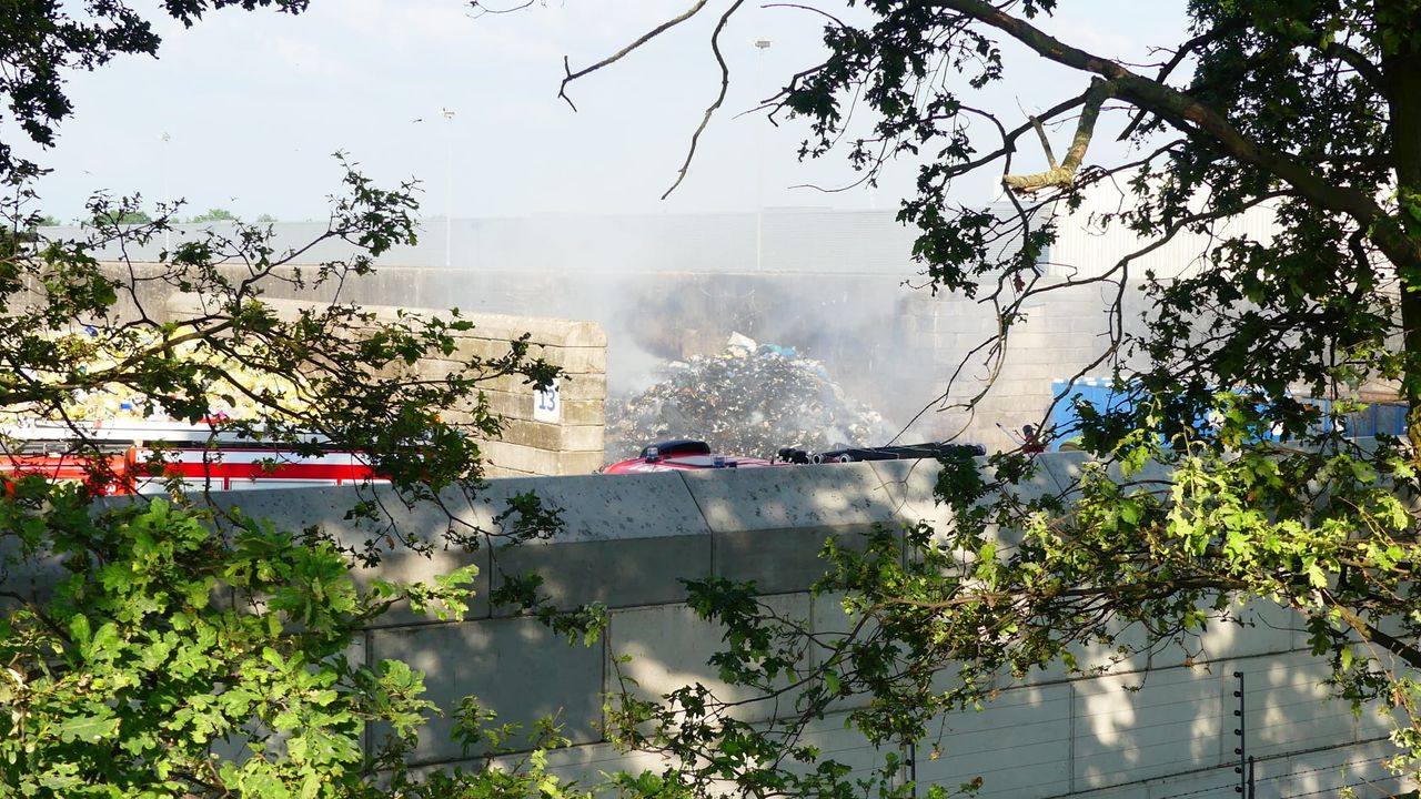 Brand bij afvalverwerker in Blerick