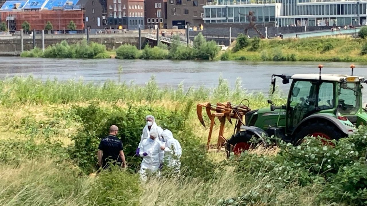 Lichaam Aangetroffen Op Maasoever Blerick - Oozo.nl