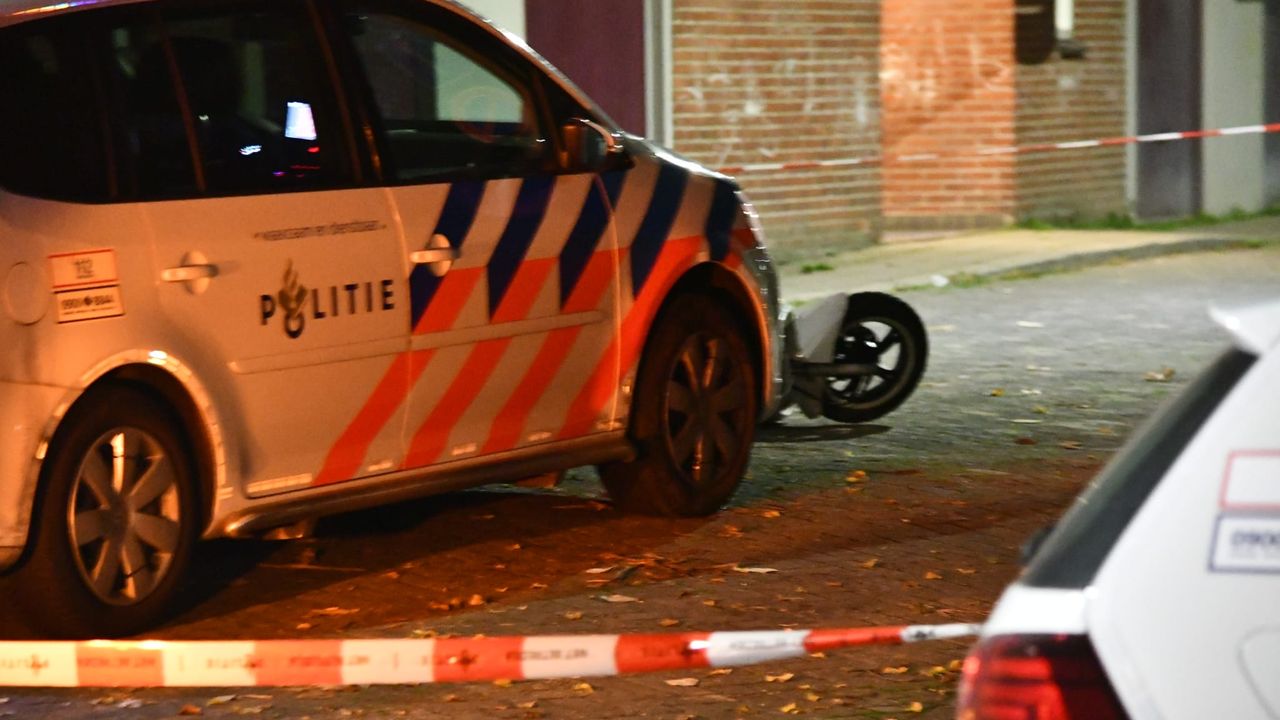 Scooterrijder en politieauto botsten op elkaar