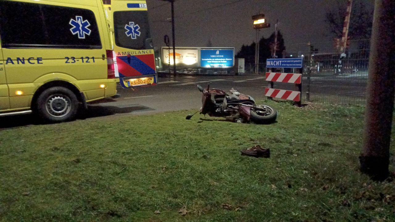 Scooterrijder ernstig gewond bij ongeval